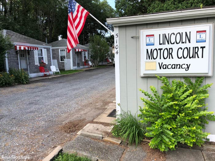 Lincoln Motor Court Office and Cabins