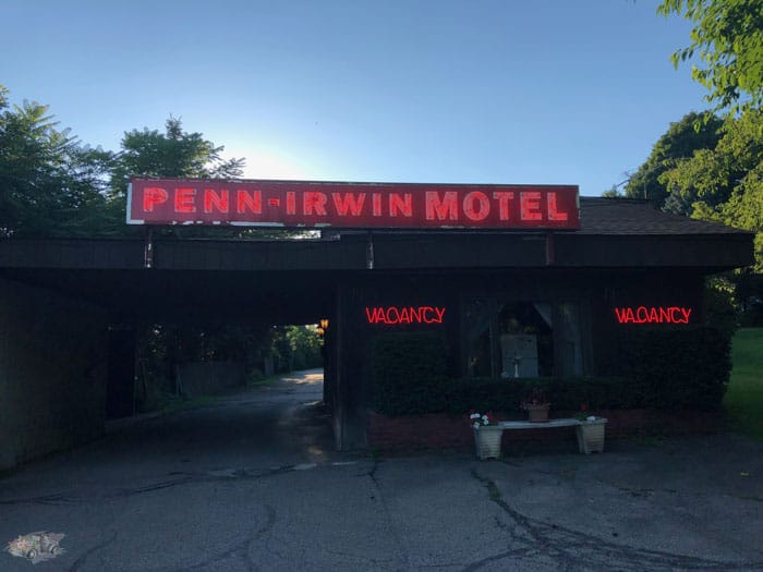 The Penn Irwin Motel: The Vintage Motel With the Heart-Shaped Jaccuzzis